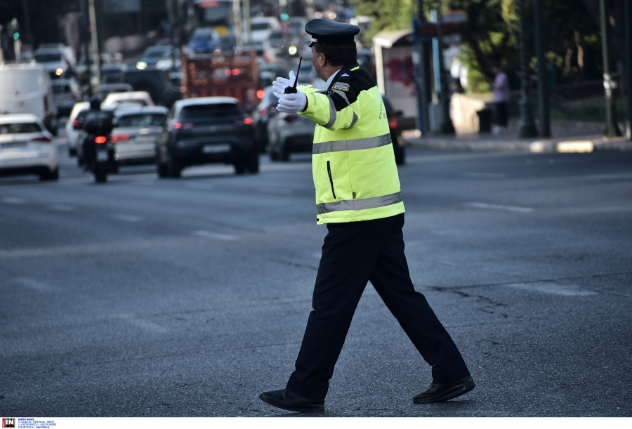 Αθήνα: Διακοπή κυκλοφορίας επί της οδού Αβέρωφ λόγω καθίζησης του οδοστρώματος