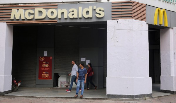 Η McDonald's θα αποκτήσει πιο φιλικές προς το περιβάλλον συσκευασίες