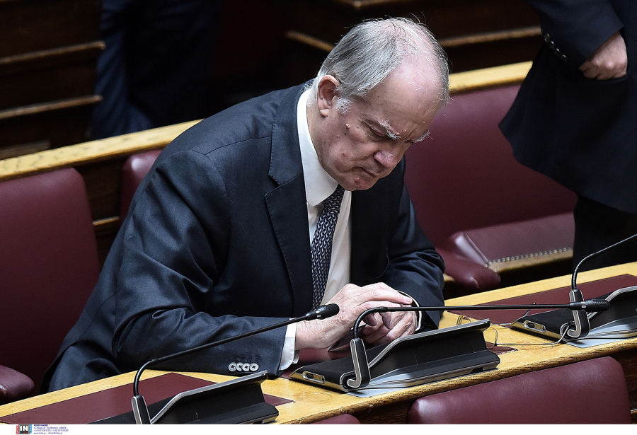 Πώς υποδέχθηκε η Βουλή την υποψηφιότητα Τασούλα: Τα πανηγύρια, τα αρβανίτικα του Δουδωνή και η «πράσινη Ζωή»