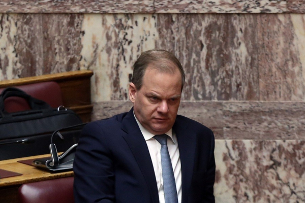 Στα χαρακώματα κυβέρνηση - αντιπολίτευση: Έφτασε η ώρα Καραμανλή