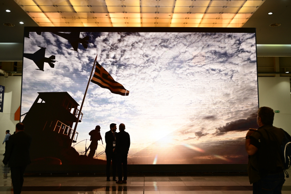 DEFEA 2025: Υπογραφή μνημονίου ΕΑΒ και ELTA Systems για την παραγωγή του μη επανδρωμένου υποβρύχιου BlueWhale