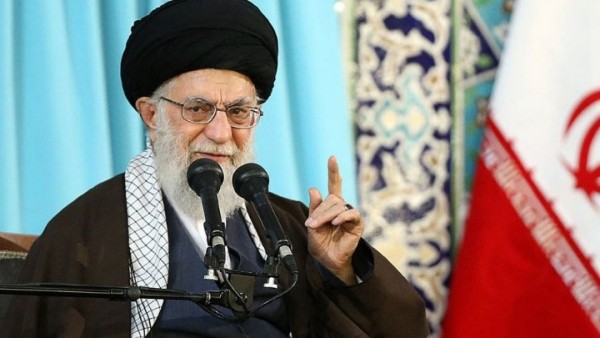Ο ανώτατος ηγέτης του Ιράν καλεί τα μουσουλμανικά έθνη να αντιτεθούν στις ΗΠΑ