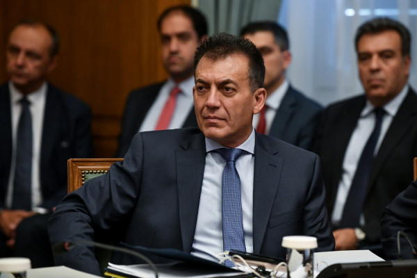 Τι θα κάνει το Υπουργείο Εργασίας με το επίδομα ανεργίας ΟΑΕΔ και τις ασφαλιστικές εισφορές