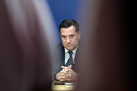 Γεωργιάδης: Η «διαφήμιση» της κλινικής και ο Κώδικας Δεοντολογίας του «Επιτελικού Κράτους» – Ποιος ελέγχει τους υπουργούς
