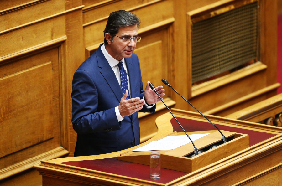 Νέο «γαλάζιο όχι» για ομόφυλα ζευγάρια: «Θα το καταψηφίσω, δεν έχω πειστεί»