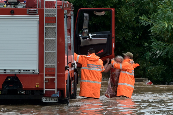 Κακοκαιρία: Πάνω από 100 κλήσεις δέχθηκε και σήμερα η Πυροσβεστική
