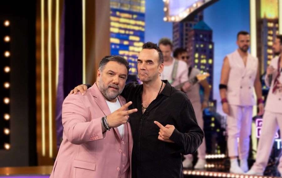 The 2night Show: Πάνος Μουζουράκης και Ανδρέας Μανωλικάκης στον καναπέ του Γρηγόρη