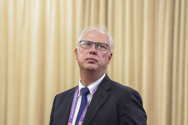 Κίριλ Ντιμιτρίεφ: Ποιος είναι ο Ρώσος που σχεδιάζει με τους Αμερικανούς τον διαμελισμό της Ουκρανίας