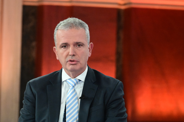 Ήττα της κυβέρνησης η παραίτηση Σκλήκα