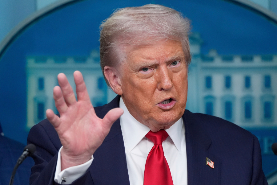 Γκάφα Τραμπ: «Θα πάω να δω τον Πούτιν στη Ρωσία την Παρασκευή» (Βίντεο)