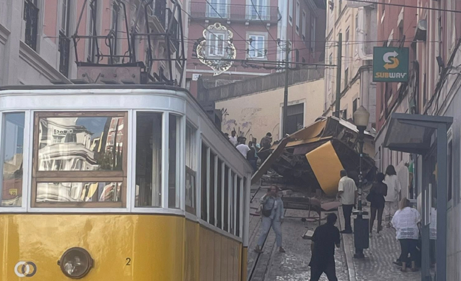 Εκτροχιασμός τελεφερίκ στη Λισαβόνα - Τουλάχιστον 3 νεκροί και 20 τραυματίες