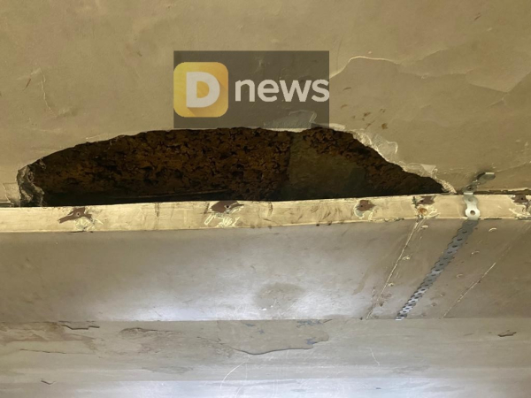 «Περπατάμε και κοιτάζουμε το ταβάνι»: ΗΣΑΠ παρατημένος με πεσμένους σοβάδες, υγρασίες, εκτεθειμένα καλώδια