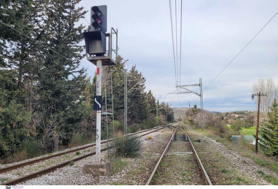 Προαστιακός: Διακοπή κυκλοφορίας λόγω της φωτιάς στον Ασπρόπυργο