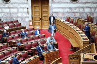 Χωρίς τέλος η κόντρα στη Βουλή για τον ΟΠΕΚΕΠΕ - Στον «αέρα» η ψηφοφορία για προανακριτική