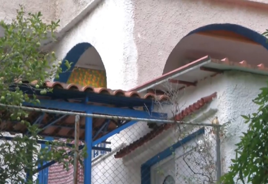 Νεκρή 75χρονη στη Σαλαμίνα μετά από ληστεία: Κάμερες κατέγραψαν δύο υπόπτους να μπαίνουν σπίτι της