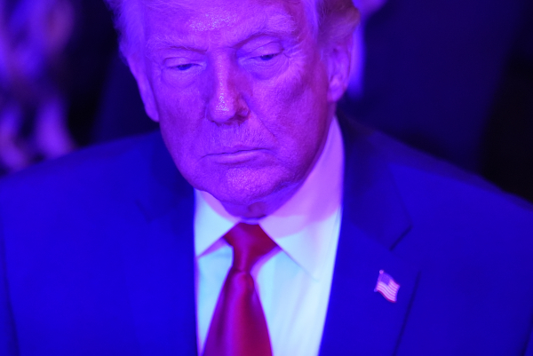 Ο Τραμπ υπονοεί ναυτικό αποκλεισμό του Ιράν, μετά το ναυάγιο στο Ισλαμαμπάντ