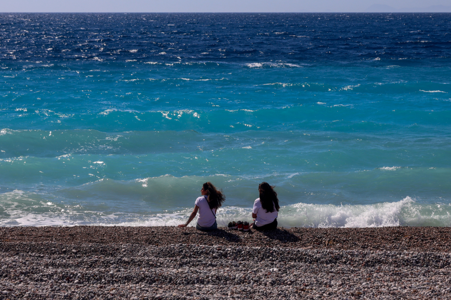 Εκρηκτικό καιρικό κοκτέιλ σήμερα Τρίτη: Ακόμη και 42 βαθμοί Κελσίου - Ισχυροί βοριάδες σε Αττική, Κυκλάδες