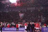 Ολυμπιακός - Παναθηναϊκός: Επίθεση με μαχαίρια στη φυσούνα του ΣΕΦ καταγγέλλει η αστυνομία