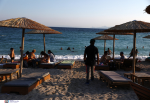 Τι είναι οι «απάτητες παραλίες», πλαφόν σε ομπρέλες και ξαπλώστρες - Τι αλλάζει στους αιγιαλούς