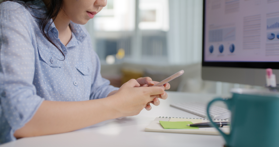 Τι δεν πρέπει να μοιραζόμαστε ποτέ με ένα chatbot Τεχνητής Νοημοσύνης