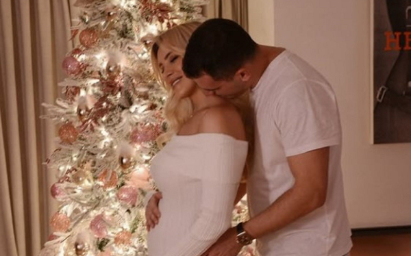 Καινούργιου –Κουτσουμπής: Υπέγραψαν σύμφωνο συμβίωσης λίγους μήνες πριν την γέννηση του παιδιού τους