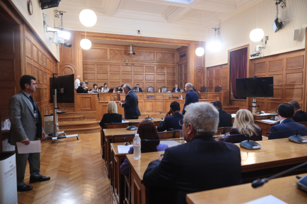 Ευτελισμός και ένταση στην εξεταστική για τον ΟΠΕΚΕΠΕ: Αρνείται να δεχθεί ερωτήσεις ο Γρηγόρης Βάρρας, έκανε επίθεση στον Μάκη Βορίδη