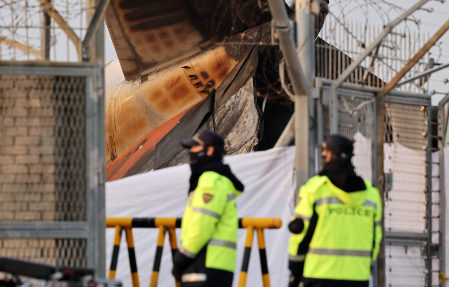Συντριβή αεροσκάφους στη Νότια Κορέα: Συγκλονίζουν οι μαρτυρίες - Το δραματικό τελευταίο μήνυμα επιβάτη