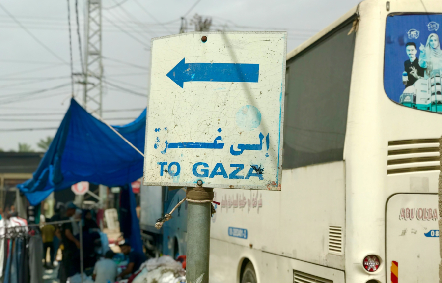 «Ο λαός της Γάζας πεινάει»: Με το σταγονόμετρο η ανθρωπιστική βοήθεια