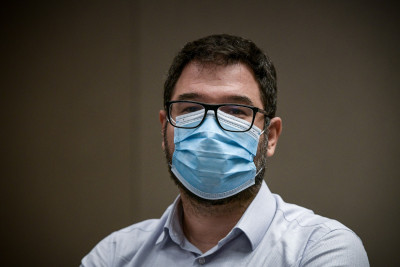Ηλιόπουλος: «Πελώνειο θράσος» η δήλωση ότι ο πολιτικός αντίπαλος ενθαρρύνει τον αντι-εμβολιασμό
