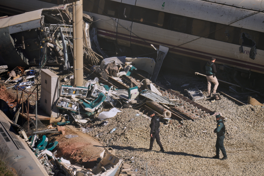 Ισπανία: Στους 45 οι νεκροί από τη σιδηροδρομική τραγωδία - Απεργία από τους μηχανοδηγούς