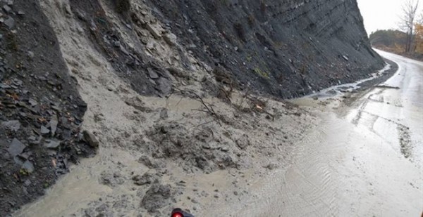 Απεγκλωβίστηκαν οδηγοί και επιβάτες οχημάτων στην Κλεισούρα