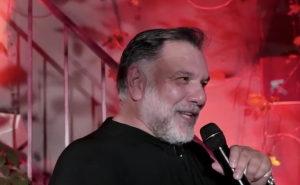 Γρηγόρης Αρναούτογλου: «Έχω ανάγκη το φως – Με πονούσε η ψυχή μου»