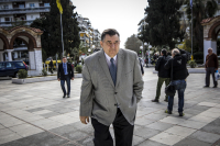 Στα δύσκολα... Καρατζαφέρης