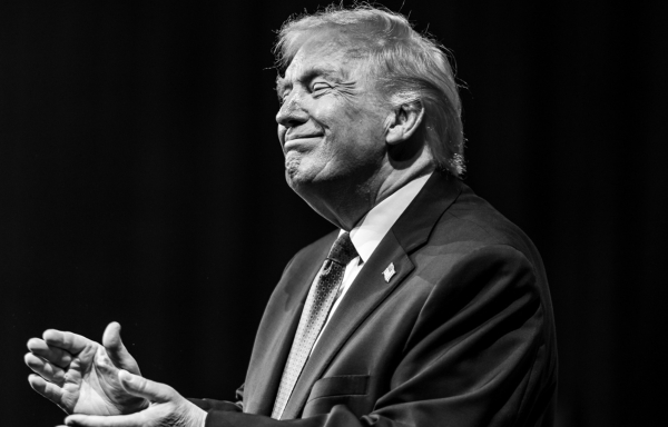 Το «πολύ επικίνδυνο παιχνίδι» Τραμπ στη Γροιλανδία: Η αμήχανη Ευρώπη σε αναβρασμό