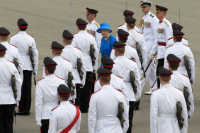 Η μεγαλύτερη έκθεση μόδας της Βασίλισσας Ελισάβετ στο Μπάκιγχαμ