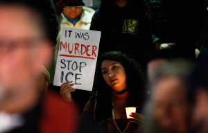 «Σπέρνουν το χάος και τη βία»: Νέες διαδηλώσεις στις ΗΠΑ κατά της ICE μετά τη νέα δολοφονία