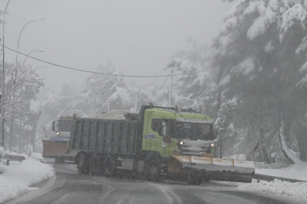 «Χιονοπτώσεις και καταιγίδες on/off τις επόμενες 30 ώρες»: Νέα πρόγνωση για την κακοκαιρία
