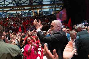 Οι αναρτήσεις Ράμα για την «αξέχαστη αλβανική μέρα» στο Γαλάτσι