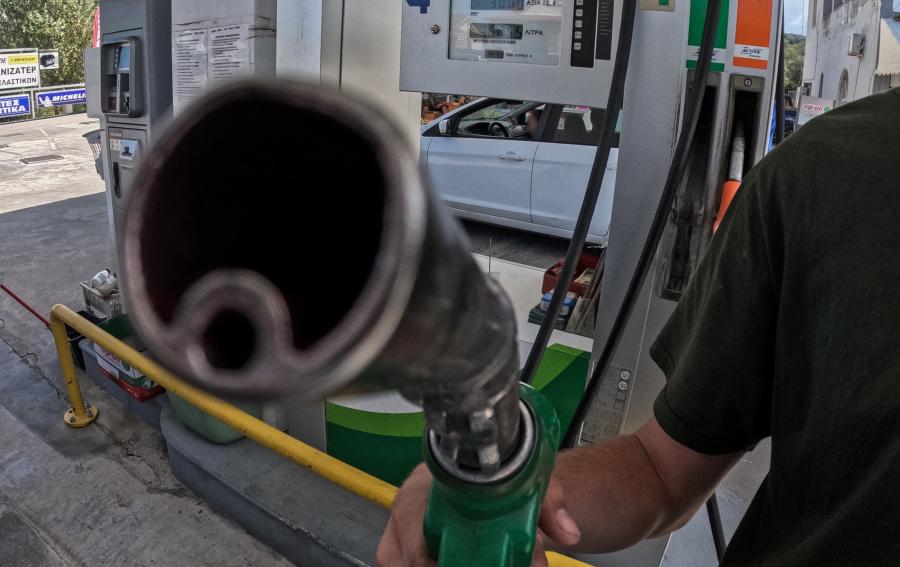 ΑΑΔΕ: Πώς και πότε πέφτουν πρόστιμα στα πρατήρια καυσίμων