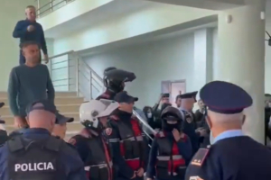 Αλβανία: Παρέμβαση της αστυνομίας στο πανεπιστήμο Ismail Qemali στη Vlora (Βίντεο)