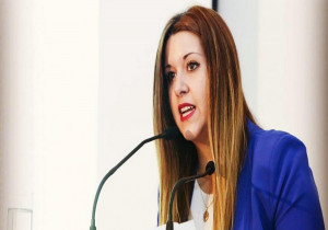 Σάλος με την ανακοίνωση της ΟΝΝΕΔ Πεντέλης για τους πρόσφυγες – Άδειασμα από την κεντρική ΟΝΝΕΔ και παραίτηση της Προέδρου