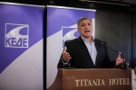 Ο Πατούλης κοντά στους εφημερεύοντες γιατρούς του ΕΚΑΒ
