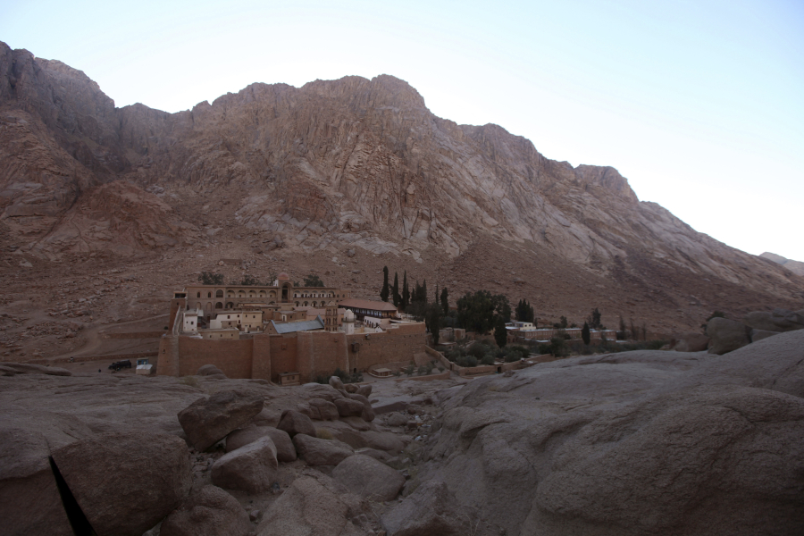 Μονή Σινά: Οι «πραξικοπηματίες» μοναχοί επιχείρησαν να μπουν ξανά στο μοναστήρι