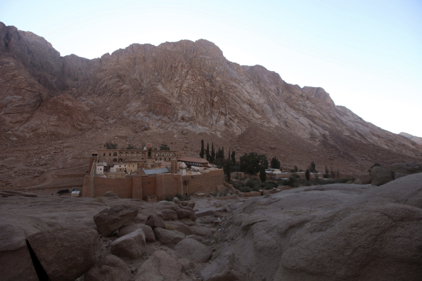 Μονή Σινά: Οι «πραξικοπηματίες» μοναχοί επιχείρησαν να μπουν ξανά στο μοναστήρι