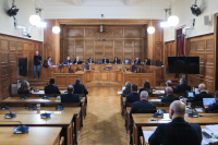 «Μάχη» στη Βουλή για τον «Φραπέ»: Στον εισαγγελέα τον στέλνει η ΝΔ - «Ντρίπλα» για να μην καταθέσει, λέει η αντιπολίτευση