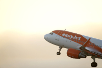 Πιλότος της EasyJet... μεθυσμένος και γυμνός - Τέθηκε σε διαθεσιμότητα
