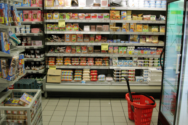 Η Ελλάδα έμαθε να ζει με υψηλό ΦΠΑ – Αποκαλυπτική έκθεση του ΔΝΤ για την «κληρονομιά» των Μνημονίων