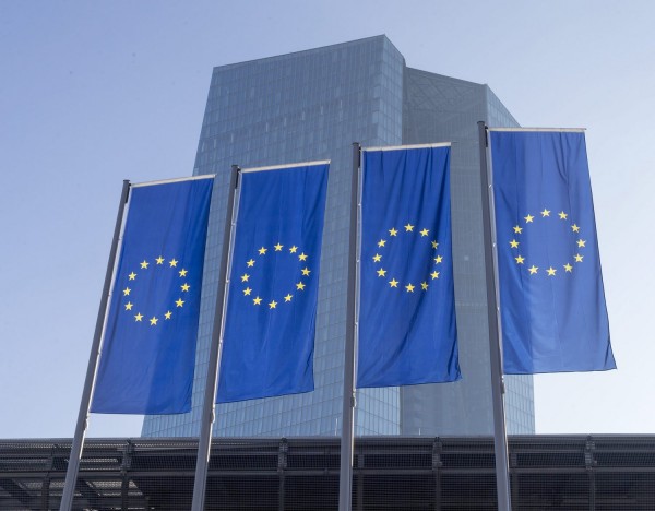 Μία στις πέντε γερμανικές εταιρείες επιβαρύνεται λόγω της πολιτικής της ΕΚΤ