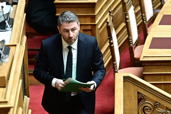 Ο Ανδρουλάκης ποντάρει στις υποκλοπές ενόψει του Συνεδρίου...