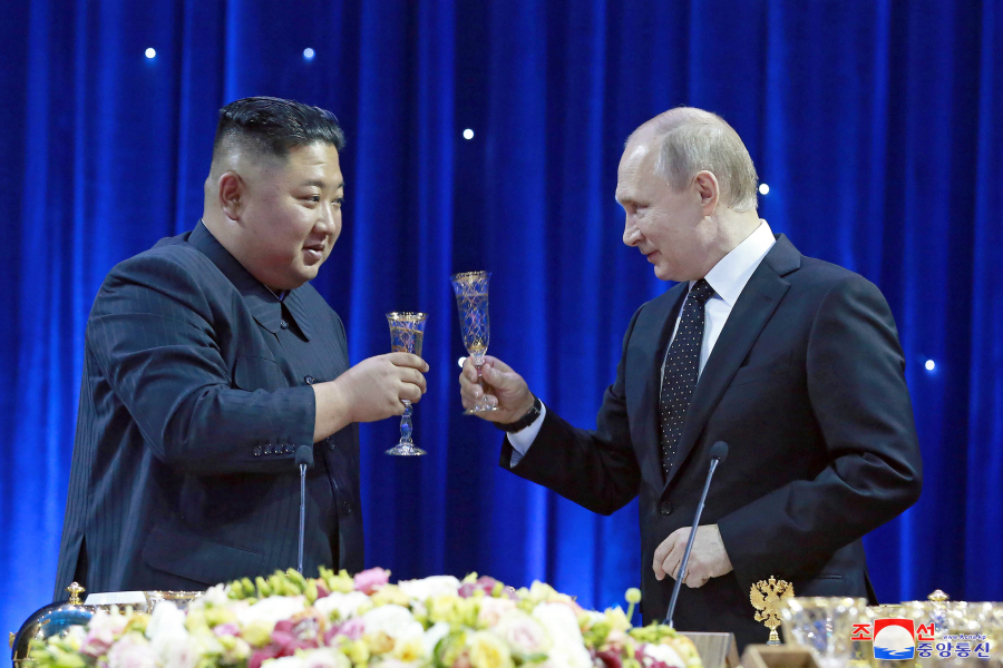 Ο Κιμ Γιονγκ Ουν θα συναντήσει τον Πούτιν για να πουλήσουν όπλα